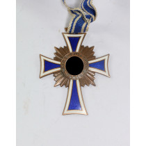 Mutterkreuz in Bronze, Der Deutschen Mutter