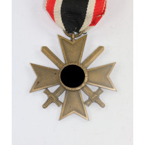  Kriegsverdienstkreuz 2. Klasse mit Schwertern, ohne Hersteller (Buntmetall)