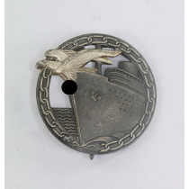  Blockadebrecher Kriegsabzeichen, Hst. Schwerin Berlin, Dishback Variante (!)  (Zink)