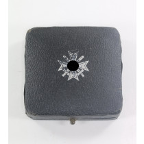  Etui Kriegsverdienstkreuz 1. Klasse mit Schwertern, Kerbach & Oesterheld Dresden A1, mit Hakenkreuz