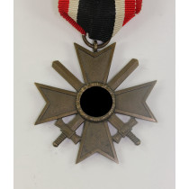  Kriegsverdienstkreuz 2. Klasse mit Schwertern, ohne Hersteller (Buntmetall)