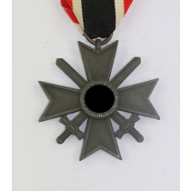  Kriegsverdienstkreuz 2. Klasse mit Schwertern, ohne Hersteller (Zink)