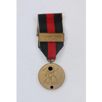  Anschlußmedaille Sudetenland (1. Oktober 1938), mit Spange Pragerburg, mit Künstlersignatur H.C.