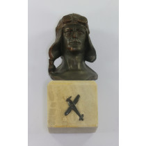 Büste, Flieger mit Kopfhaube