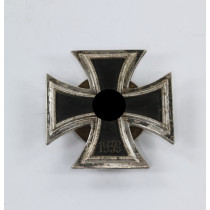 Eisernes Kreuz 1. Klasse 1939, Hst. L55, an Schraubscheibe, nicht magnetisch