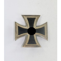 Eisernes Kreuz 1. Klasse 1939, Hst. 15 (Friedrich Orth, Wien) Nicht magnetisch (!)