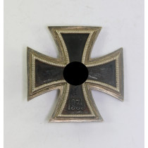Eisernes Kreuz 1. Klasse 1939, Hst. 26 (B.H. Mayer, Pforzheim)