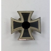  Eisernes Kreuz 1. Klasse 1939, Hst. L/18, an Schraubscheibe