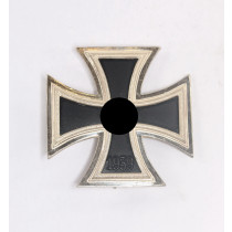  Eisernes Kreuz 1. Klasse 1939, Hst L55, unter Nadelhaken (!), nicht magnetisch (!)