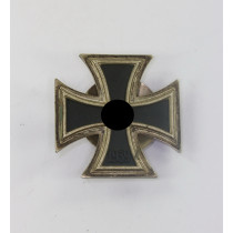  Eisernes Kreuz 1. Klasse 1939, Juncker, an Scheibe und Mutter, magnetisch (!)