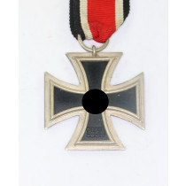  Eisernes Kreuz 2. Klasse 1939, Hst. 19 (E.Ferdinand Wiedmann, Frankfurt, am Main)