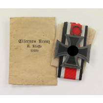 Eisernes Kreuz 2. Klasse 1939, Hst. 27, in kleiner (!) Verleihungstüte Maria Schenkel Wien