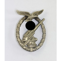 Flak Kampfabzeichen der Luftwaffe, Hst. C. E. Juncker BerlinSW (1. Modell)