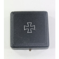 Frühes Etui Eisernes Kreuz 1. Klasse 1939 (flacher Deckel, Zierrand)