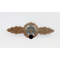 Frontflugspange für Jäger in Bronze, C.E. Juncker, Berlin, Buntmetall