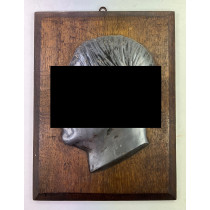 Großes Relief Adolf Hitlers, des Künstlers HB Schmidt-Hofer, Zink auf Holz
