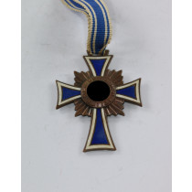 Mutterkreuz in Bronze