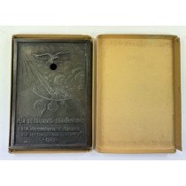 Ehrenplakette, Für besondere Bwährung - Der kommandirende general des Luftgaustabes Finnland 1943, im Etui (Karton)