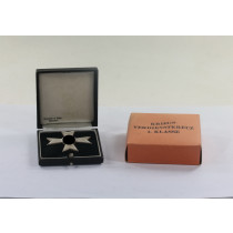 Kriegsverdienstkreuz 1. Klasse, Hst. 1, im Etui, im orangen Umkarton Deschler & Sohn, München