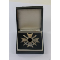 Kriegsverdienstkreuz 1. Klasse mit Schwertern, Hst. 1 (Deschler & Sohn, München), im Etui