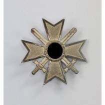  Kriegsverdienstkreuz 1. Klasse mit Schwertern, Hst. 62 (Kerbach & Oesterhelt, Dresden)