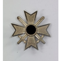  Kriegsverdienstkreuz 1. Klasse mit Schwertern, Hst. 62 (Kerbach & Oesterhelt, Dresden)