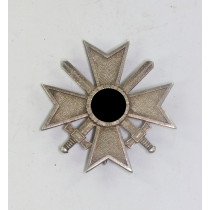 Kriegsverdienstkreuz 1. Klasse mit Schwertern, ohne Hersteller (Zink)