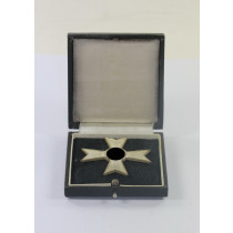 Kriegsverdienstkreuz 1. Klasse (ohne Schwerter), Hst. 50 (Karl Gschiermeister, Wien), im Etui