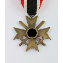 Kriegsverdienstkreuz 2. Klasse mit Schwertern, Buntmetall