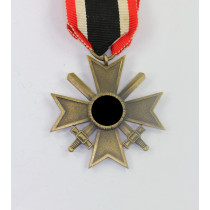  Kriegsverdienstkreuz 2. Klasse mit Schwertern, Buntmetall