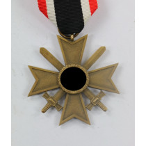 Kriegsverdienstkreuz 2. Klasse mit Schwertern, Buntmetall, ohne Hersteller
