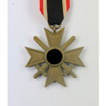 Kriegsverdienstkreuz 2. Klasse mit Schwertern, Buntmetall, ohne Hersteller