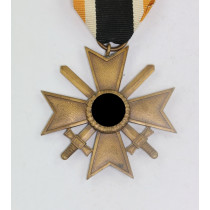Kriegsverdienstkreuz 2. Klasse mit Schwertern, Buntmetall, oranges Band (!)