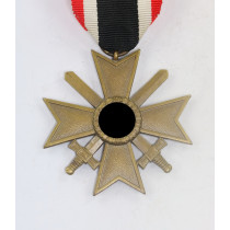  Kriegsverdienstkreuz 2. Klasse mit Schwertern, Hst. 10 (Förster & Barth, Pforzheim)
