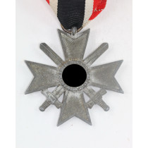 Kriegsverdienstkreuz 2. Klasse mit Schwertern, Hst. 10 (Förster & Barth Pforzheim)