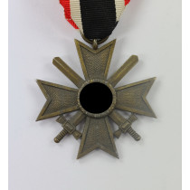 Kriegsverdienstkreuz 2. Klasse mit Schwertern, Hst. 127 (Moritz Hausch AG, Pforzheim)