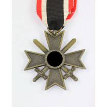 Kriegsverdienstkreuz 2. Klasse mit Schwertern, Hst. 15