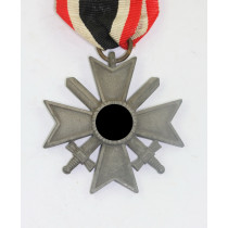 Kriegsverdienstkreuz 2. Klasse mit Schwertern, Hst. 15 (Friedrich Orth, Wien)