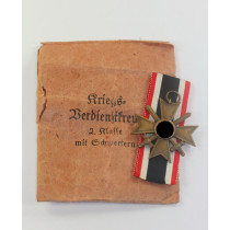 Kriegsverdienstkreuz 2. Klasse mit Schwertern, Hst. 16, in Verleihungstüte 