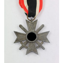 Kriegsverdienstkreuz 2. Klasse mit Schwertern, Hst. 18 (Karl Wurster KG, Markneukirchen)