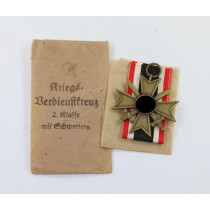 Kriegsverdienstkreuz 2. Klasse mit Schwertern, Hst. 61, in Verleihungstüte  Rud. A. Karnath & Sohn Gablonz Gablonz a.N.