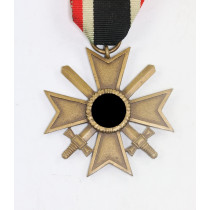 Kriegsverdienstkreuz 2. Klasse mit Schwertern, Hst. 67 (Gottlieb Keck & Sohn, Pforzheim)
