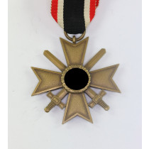  Kriegsverdienstkreuz 2. Klasse mit Schwertern, Hst. 87 (Roman Palme, Gablonz)