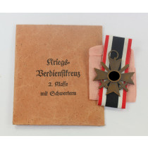 Kriegsverdienstkreuz 2. Klasse mit Schwertern, in großer Verleihungstüte Biedermann & Co., Oberkassel bei Bonn
