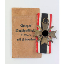 Kriegsverdienstkreuz 2. Klasse mit Schwertern, in Verleihungstüte Ordensfabrik Fritz Zimmermann Stuttgart