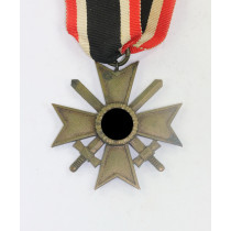 Kriegsverdienstkreuz 2. Klasse mit Schwertern, ohne Hersteller (Buntmetall)