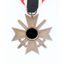 Kriegsverdienstkreuz 2. Klasse mit Schwertern, ohne Hersteller (Buntmetall)