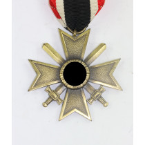 Kriegsverdienstkreuz 2. Klasse mit Schwertern, ohne Hersteller (Buntmetall)