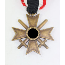  Kriegsverdienstkreuz 2. Klasse mit Schwertern, ohne Hersteller (Buntmetall)