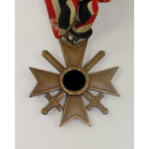 Kriegsverdienstkreuz 2. Klasse mit Schwertern, ohne Hersteller (Buntmetall)